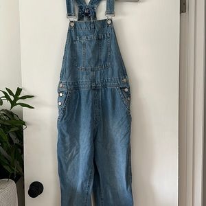 Women’s gap denim overalls size small
